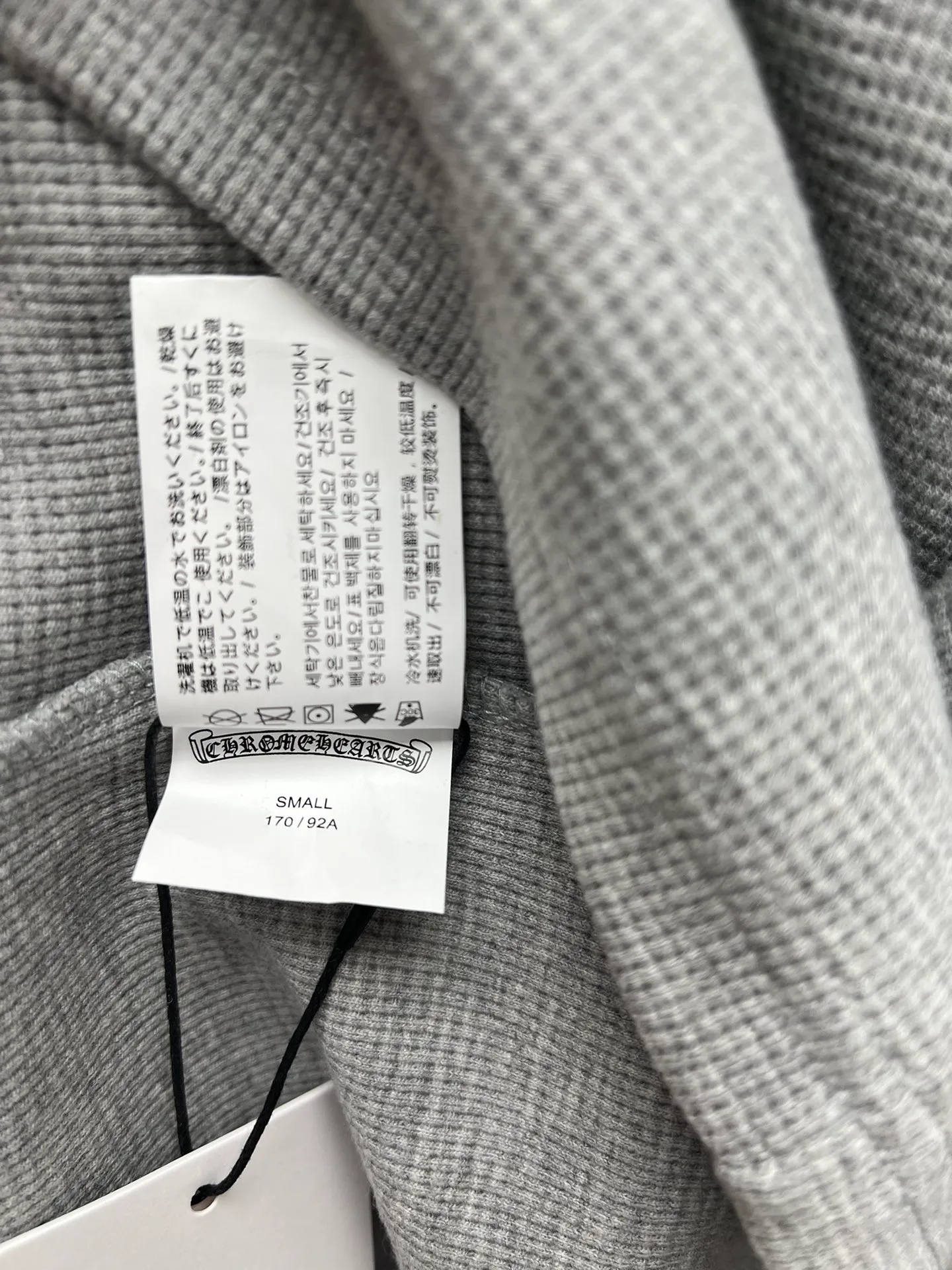 🅿️430 Crow Heart 25SS Sanskrit Henley Collar Waffle Sweatshirt. The fabric is made of 350g cotton waffle double-layer material before washing. Same style for men and women. Size: S.M.L
